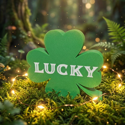 Four leaf clover Lucky sign with fairy lights – St. Patrick&